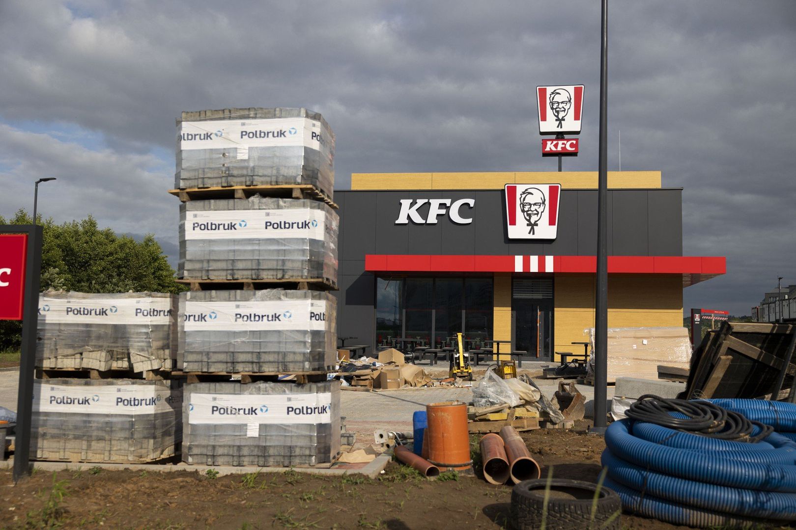 KFC Krakowska Wieliczka powstał przy DK 94 na granicy Wieliczki i Krakowa