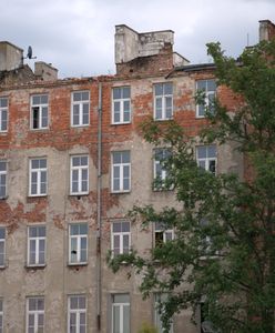 70 tys. pustych budynków w Polsce. Gminy nie wiedzą co z nimi robić