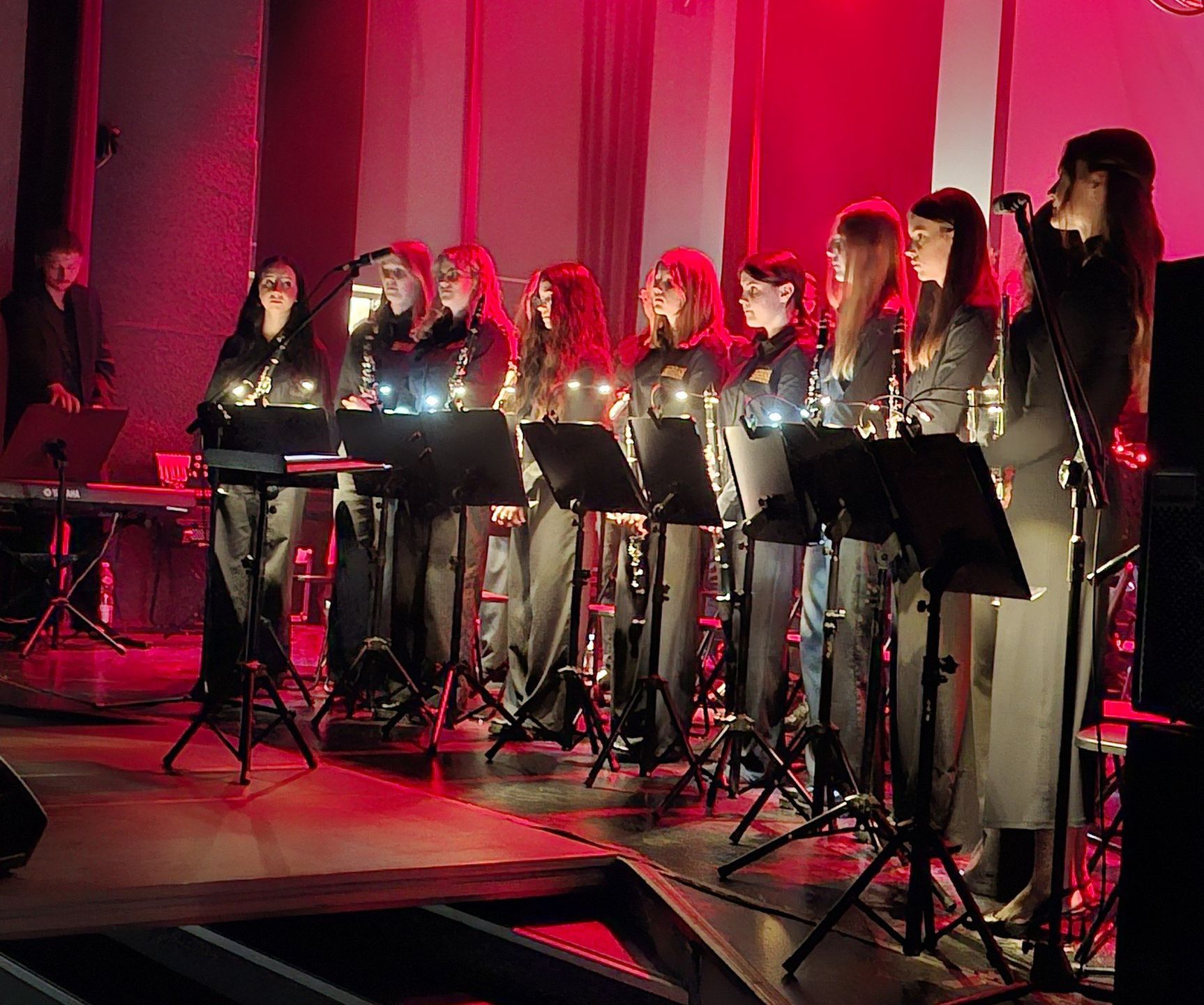 Chór Fermata z Zielonek i Orkiestra Dęta Przyszłość z Niegardowa wystąpiły w Proszowicach