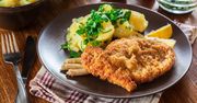 Skończ z nudnymi schabowymi. Zrób w 30 minut chrupiący kotlet po czesku