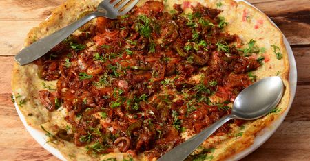 Takim śniadaniem zajada się Nigella Lawson. Znana kucharka zdradziła ulubiony przepis