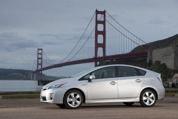 Toyoty Prius i Lexusy HS 250h - kolejna akcja serwisowa