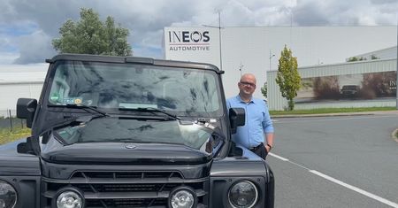 Land Rover nie sprzedał im praw do Defendera. Zbudowali swojego. Widziałem, jak powstaje