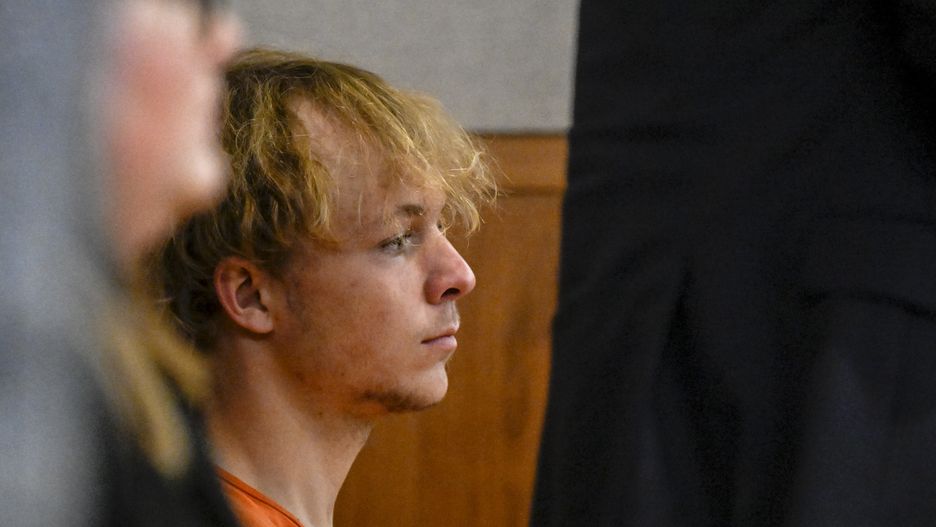 Joseph Koenig jest jednym z trzech nastolatków oskarżonych o zabicie 20-letniej kobiety podczas rzucania dużymi kamieniami w przejeżdżające samochody.
