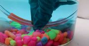 Plastik, który sam się naprawia. Wystarczy mu tylko 10 sekund