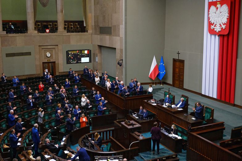 Sejm przyjął tzw. tarczę 4.0, m.in. chroniącą przed wrogimi przejęciami spółek 