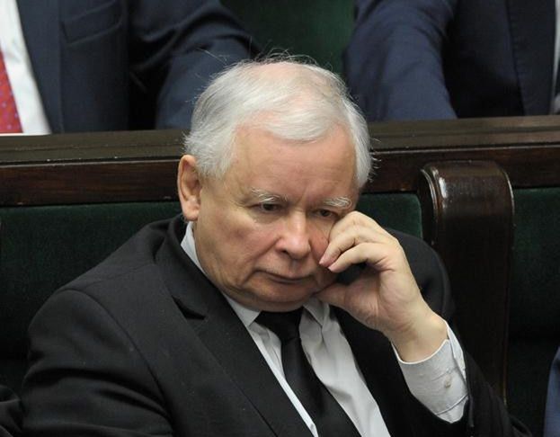 Kaczyński DOSTANIE NOWE KOLANO! "Może być wyłączony z normalnego funkcjonowania nawet przez pół roku"