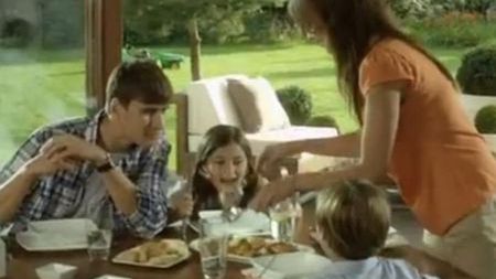 Anna Przybylska z rodziną w reklamie: