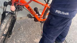 Incydent przed sklepem w Suwałkach. Zabrał rower, bo pomylił go ze skradzionym