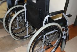 Zuchwała kradzież w sklepie. Uciekała kradzionym wózkiem inwalidzkim