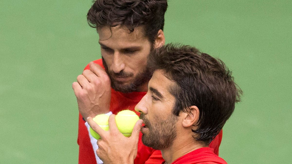 PAP/EPA / ANTONIO BAT / Feliciano Lopez (z lewej) i Marc Lopez