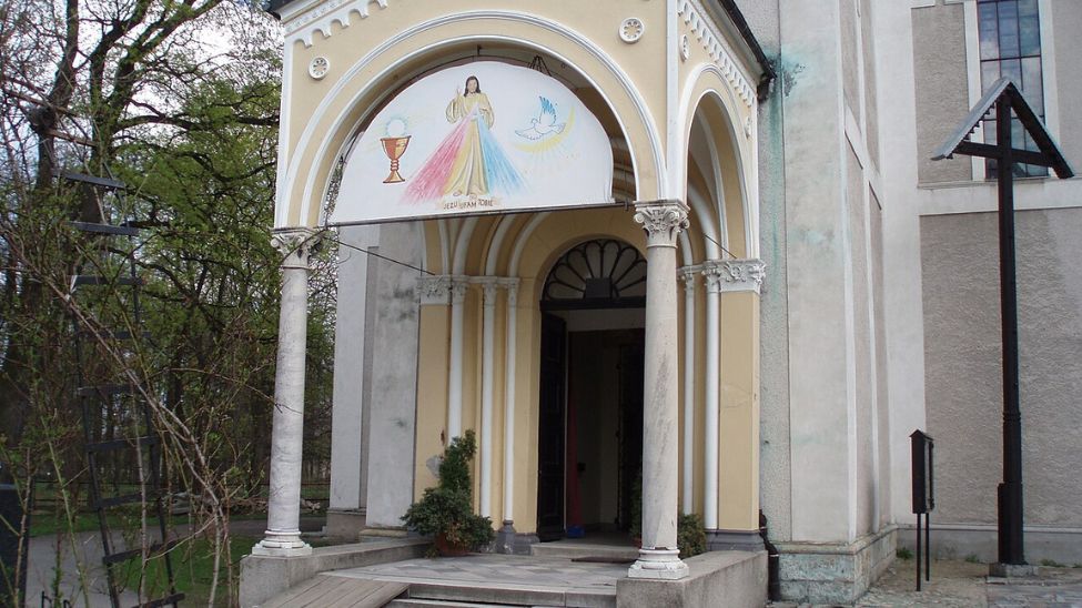 Unikatowy zabytek przy kościele w Mysłakowicach