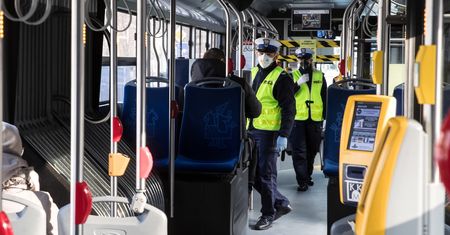 Koronawirus w Polsce. Pasażer autobusu krzyczał, że jest zakażony. Grozi mu więzienie