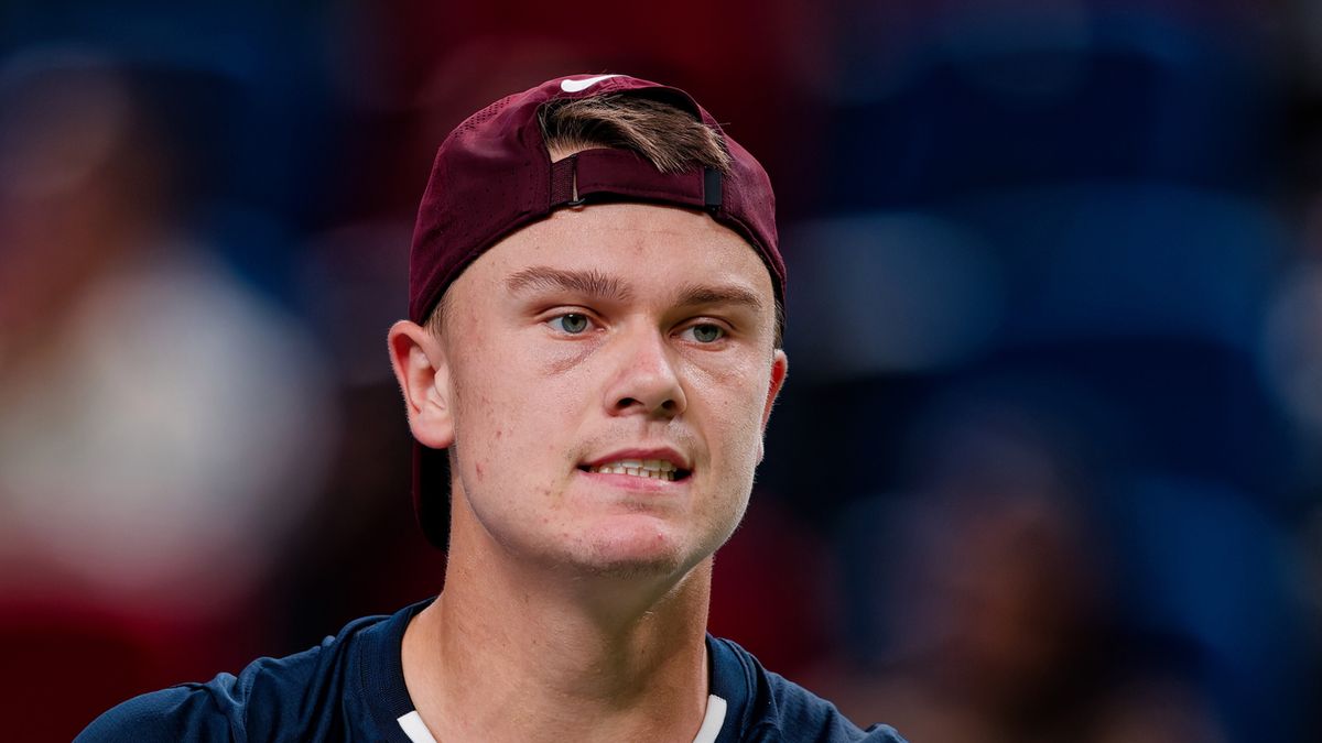 PAP/EPA / Alex Plavevski / Na zdjęciu: Holger Rune