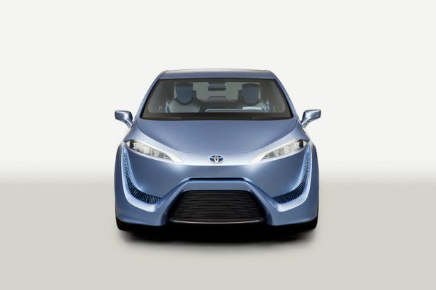 Toyota FCV-R w Tokio - kolejne auto na wodór