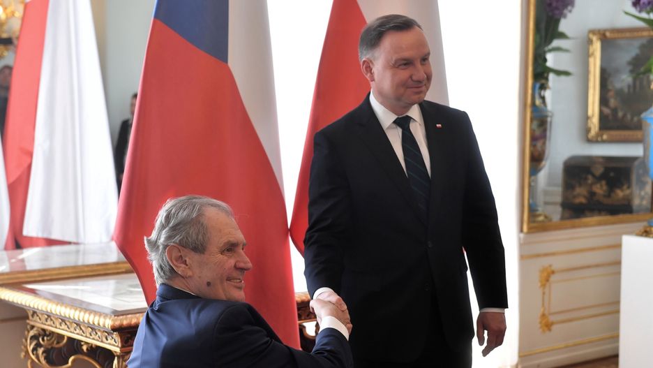 Andrzej Duda i Milosz Zeman na zamku w Hradczanach. Konferencja prasowa