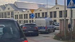 Zielona Góra: Potrącił 10-latkę i uciekł. 79-letni właściciel samochodu nie otworzył drzwi policji