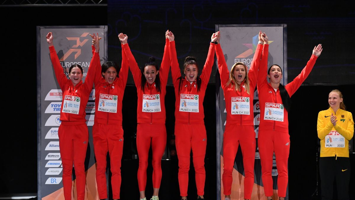 Polskie sprinterki w składzie od lewej: Pia Skrzyszowska, Anna Kiełbasińska, Marika Popowicz-Drapała, Magdalena Stefanowicz, Martyna Kotwiła, Ewa Swoboda