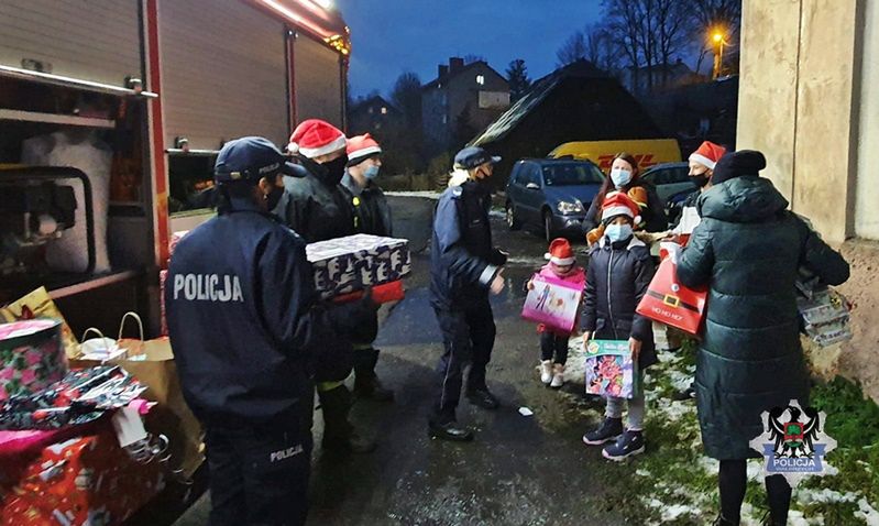 Wałbrzych. Świąteczna paczka dla chorej 9-latki i jej rodziny. Dziewczynka walczy z nowotworem