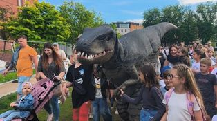 Tyranozaur Rex opanował Wyspę Młyńską. Tak Bydgoszczanie świętowali Dzień Dziecka 2026