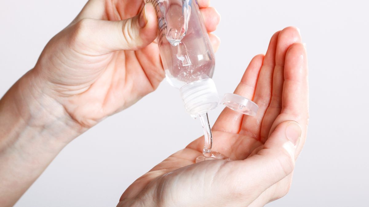 Popularnym kosmetykiem antybakteryjnym jest żel antybakteryjny do rąk.