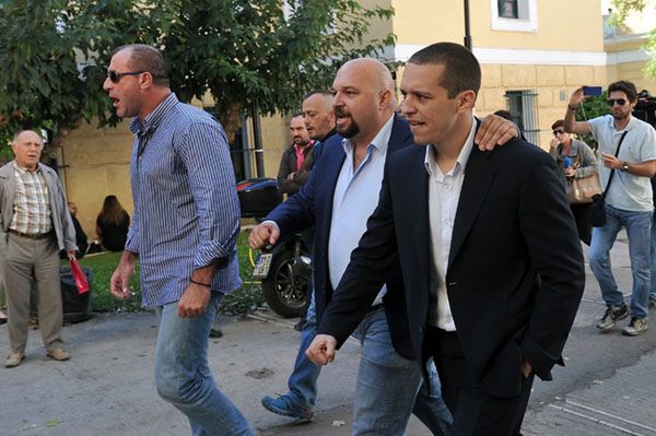 Grecja: trzej deputowani Złotej Jutrzenki warunkowo na wolności