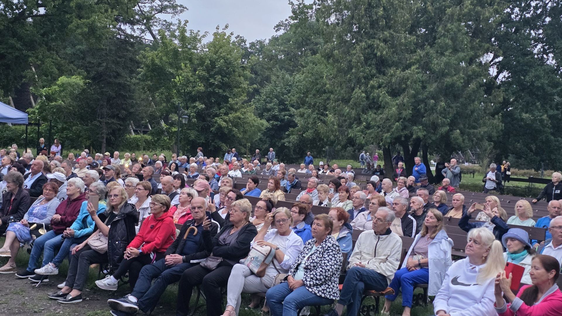 Koncert Jacka Szyłkowskiego w Ciechocinku dla poparzonej Anny Budczan