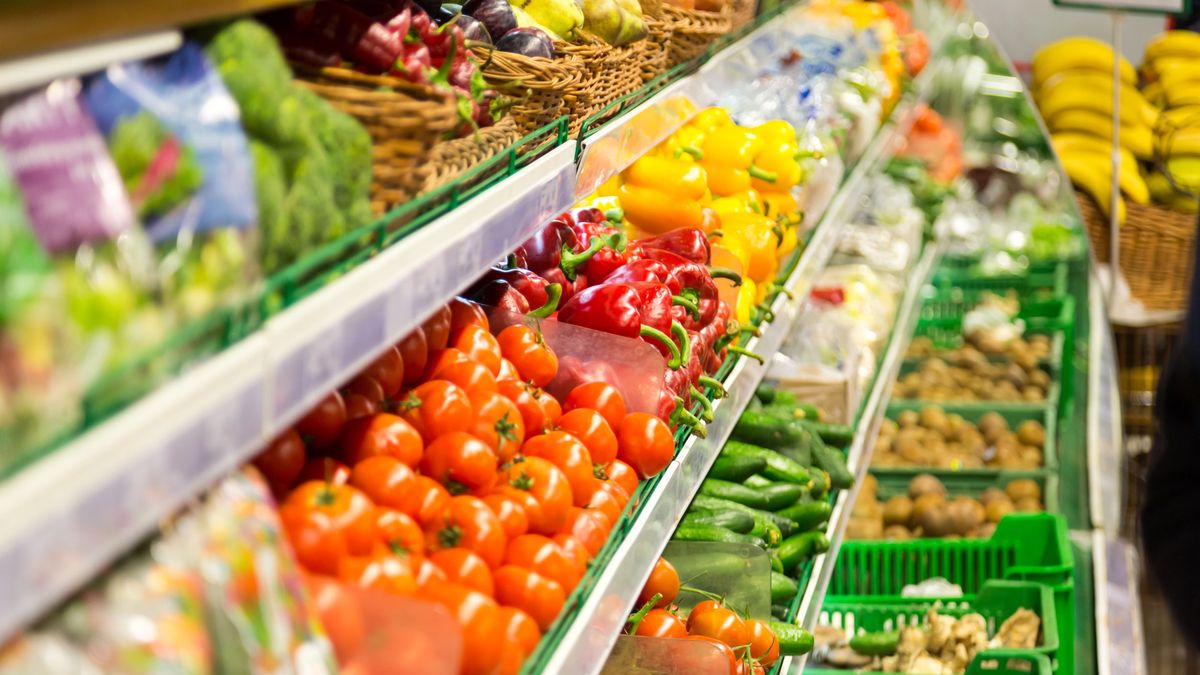 Zimą lepiej jadać warzywa korzeniowe i polskie jabłka