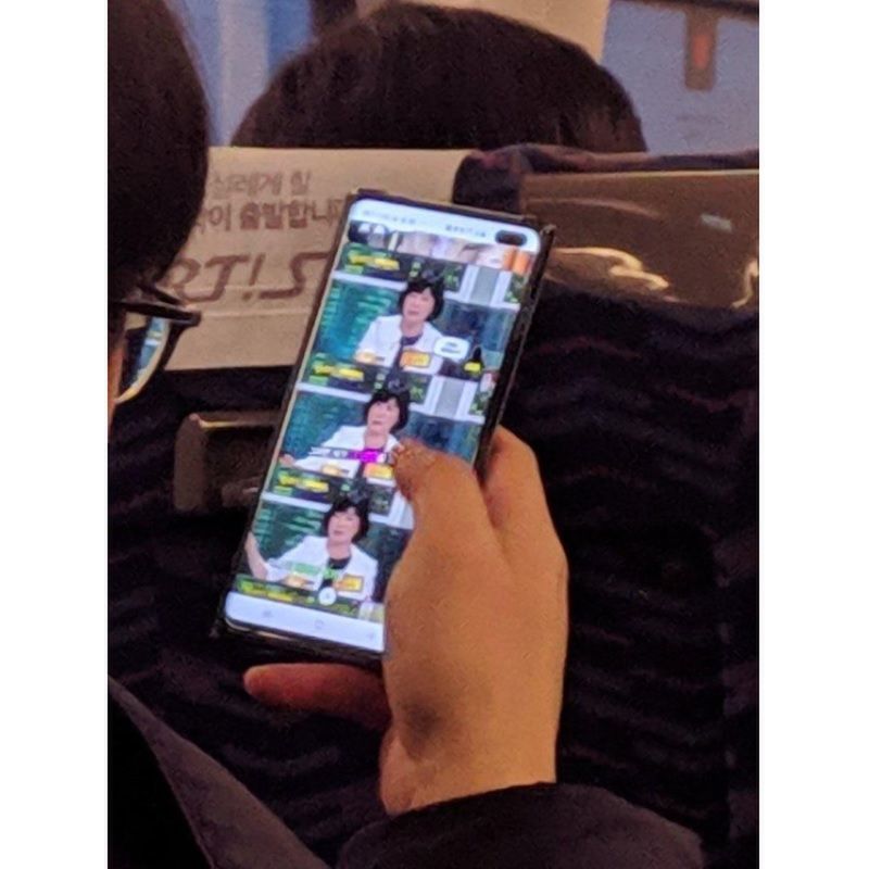 #wSkrócie: wygląd Xiaomi Mi 9, Galaxy S10 na zdjęciu i powrót Motoroli RAZR 6