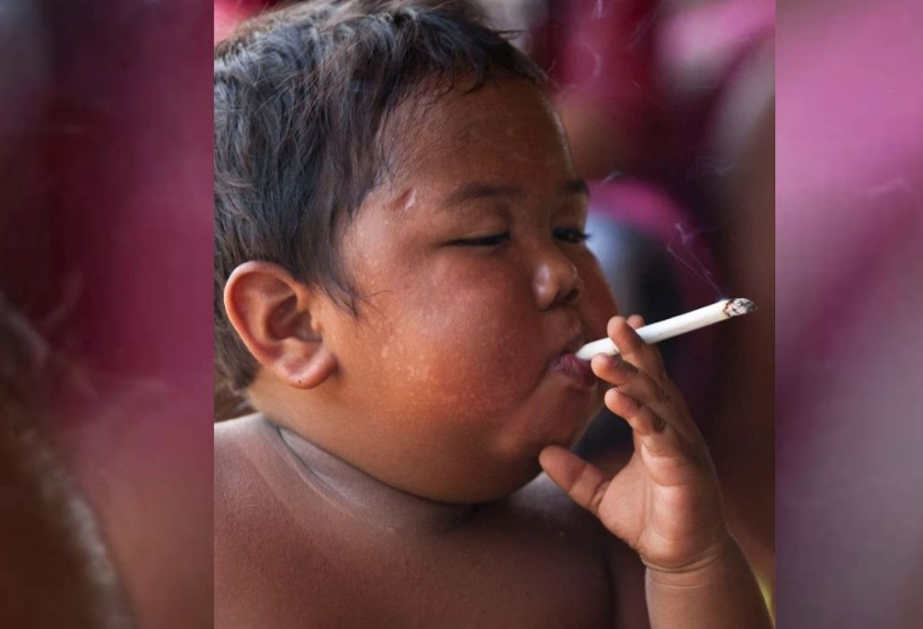 2-letni Ardi palił nawet 40 papierosów dziennie