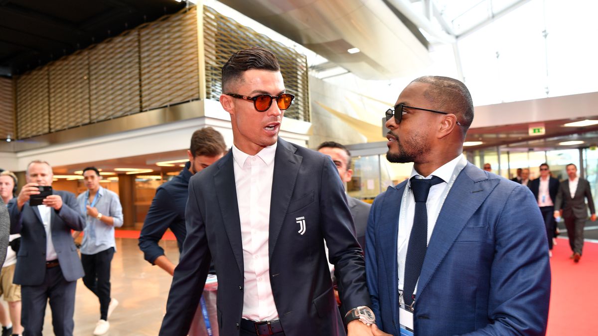 Patrice Evra (z prawej) sprawdzi się w nowej roli (Photo by Valerio Pennicino - UEFA/UEFA via Getty Images)