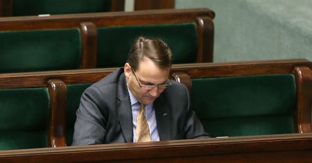 Kolacja Sikorskiego z Rostowskim. Politycy: szef MSZ musi zwrócić pieniądze