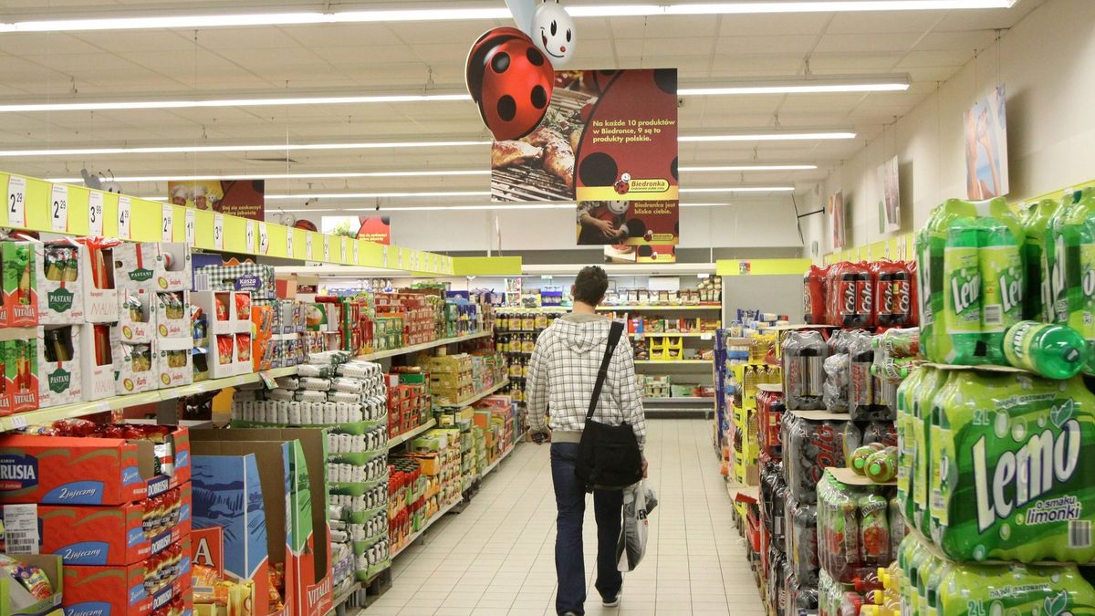 W niedziele objęte zakazem handlu otwartych będzie w sumie siedem Biedronek w całej Polsce.