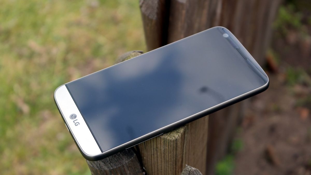 LG zapowiada bardzo nietypowy ekran. Trafi do LG G6? 1