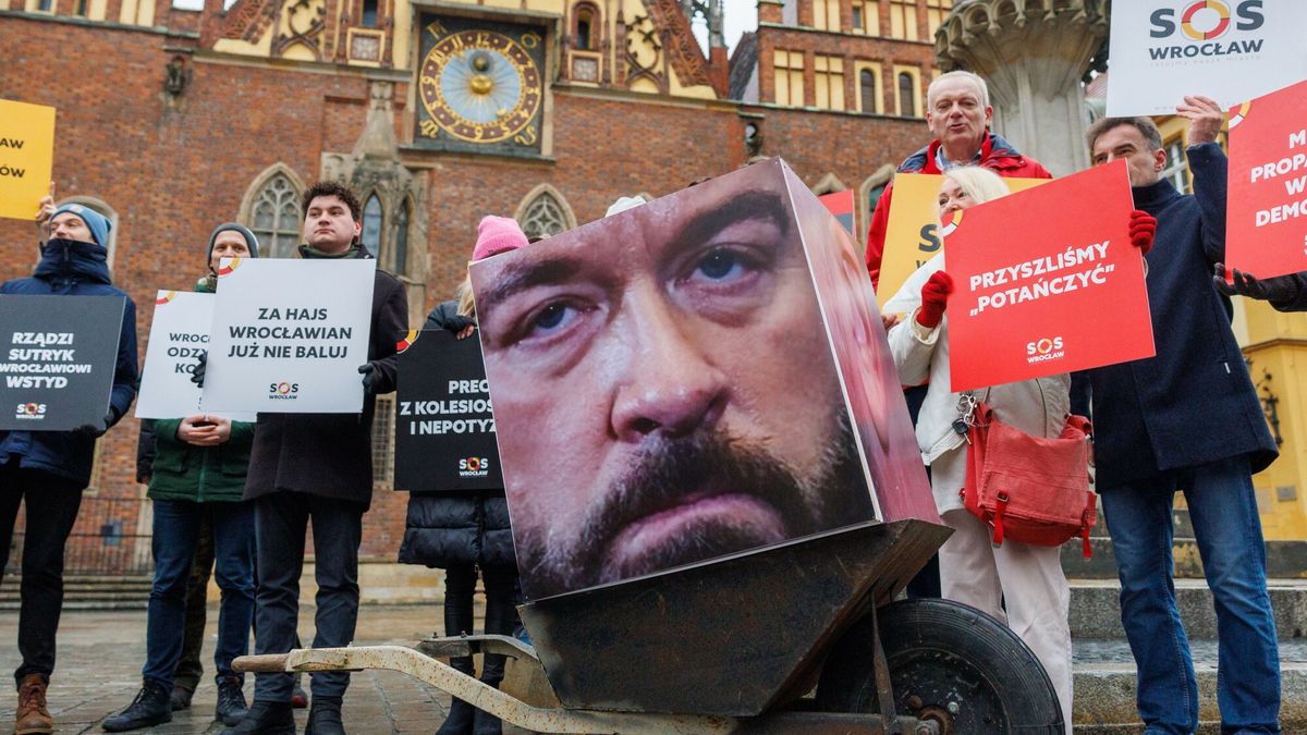 Stowarzyszenie SOS Wrocław chce odwołania Jacka Sutryka