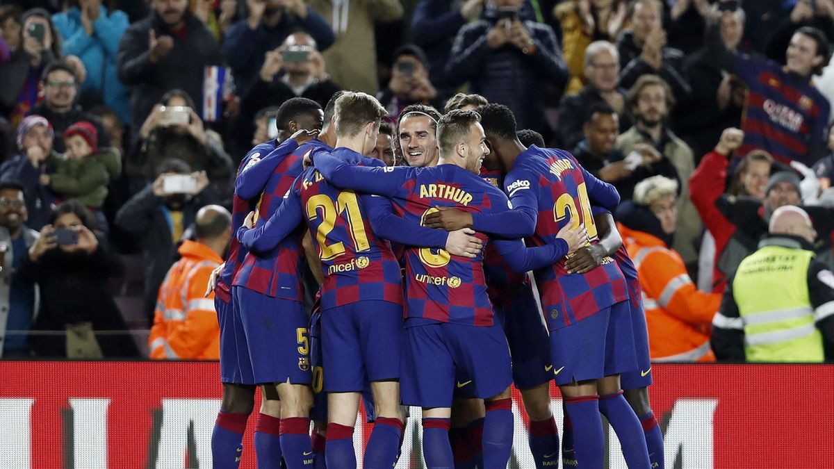 Zdjęcie okładkowe artykułu: PAP/EPA / Andreu Dalmau / Na zdjęciu: radość piłkarzy FC Barcelona
