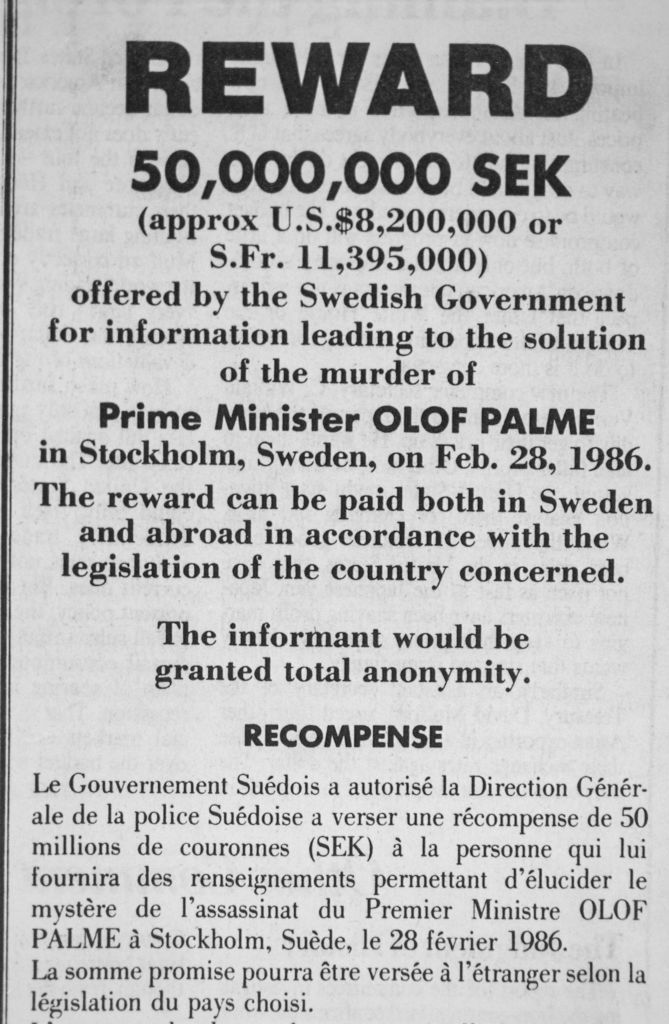 Affiche de récompense pour la mort d'Olof Palme en 1986Affiche émise par le gouvernement suédois promettant une forte récompense pour toutes informations concernant la mort d'Olof Palme en 1986, France. (Photo by Mohamed LOUNES/Gamma-Rapho via Getty Images)Mohamed LOUNES