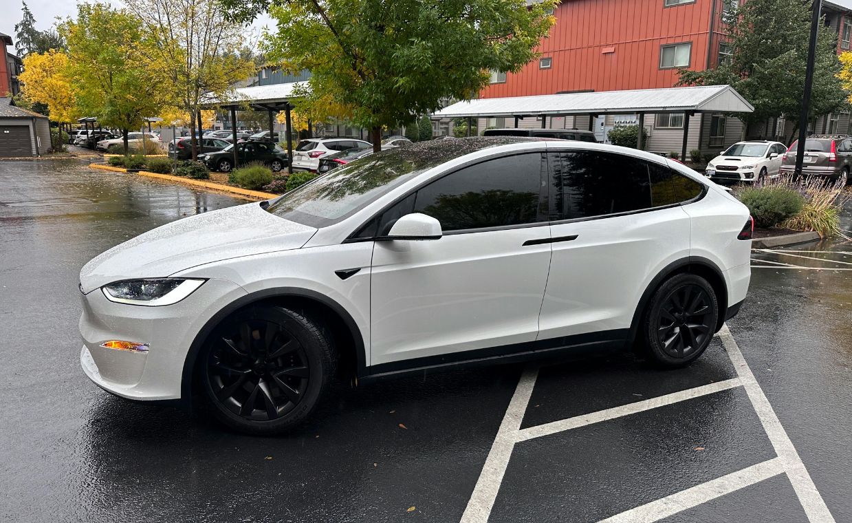 Tesla nad przepaścią. Wszystkiemu winne amerykańskie cła?