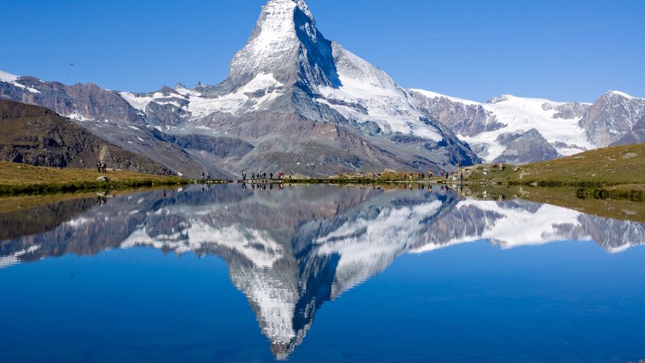 SONY DSC
menschen, matterhorn, schweiz, personen, alpen, wallis, valais, stelisee, zermatt, see, spiegelung, reflektion, berg, gebirge, gipfel, alpinismus, wandern, tourismus, bergsteigen, fels, pyramide, landschaft, natur, massentourismus, spiegel, wasser, himmel, blau, hiking, trekking, urlaub, wahrzeichen, bergsee, gewässer, ausflug, bergsteiger, hochgebirge, sehenswürdigkeit, umwelt, wildnis, schnee, eis, wanderer, touristen, überlaufen, ökologie, einfluss, menschenmassen
