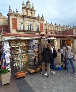 Kraków zbiera na remont schodów. Nie działają od 5 lat