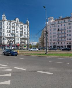 Warszawa. Kolizja samochodu SOP z tramwajem