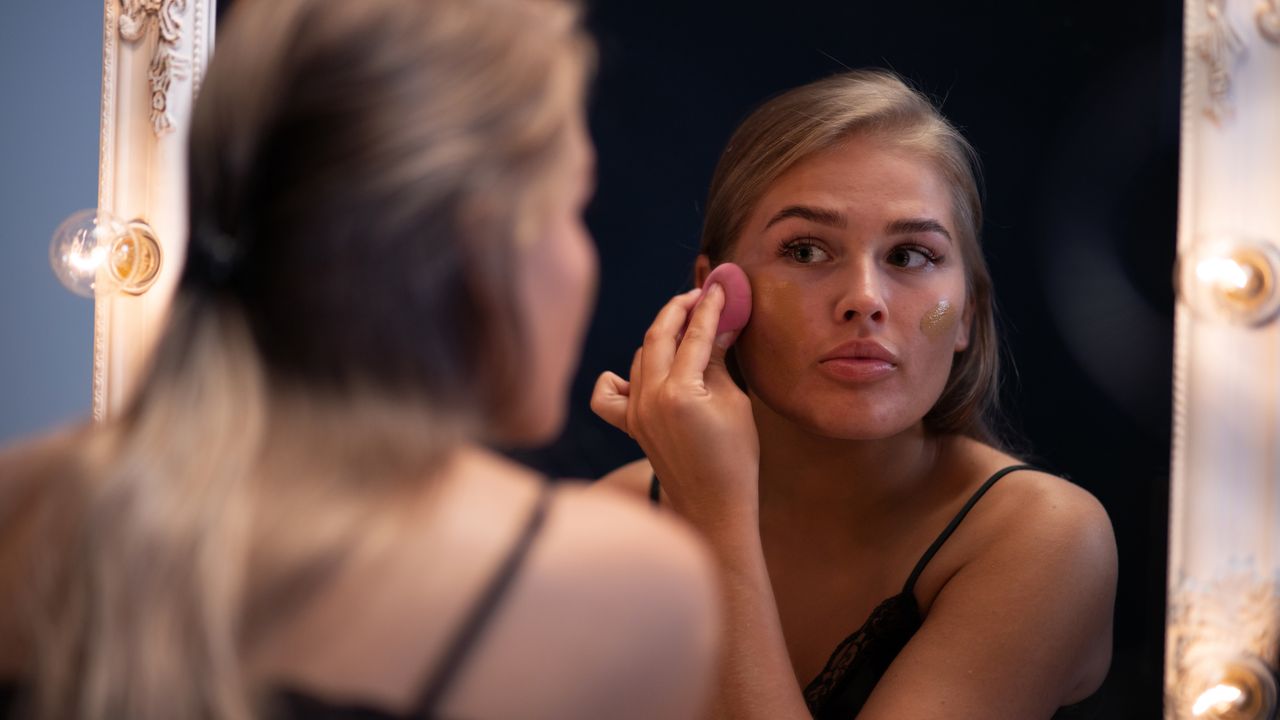 Też zaliczyłaś cakey make-up. Te błędy w makijażu popełnia każda z nas