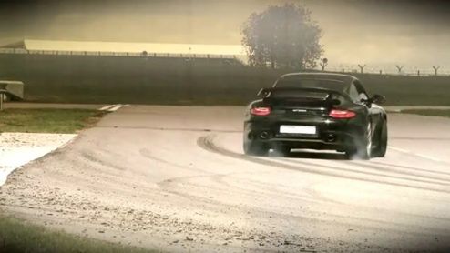 Mark Webber w Porsche 911 GT2 RS