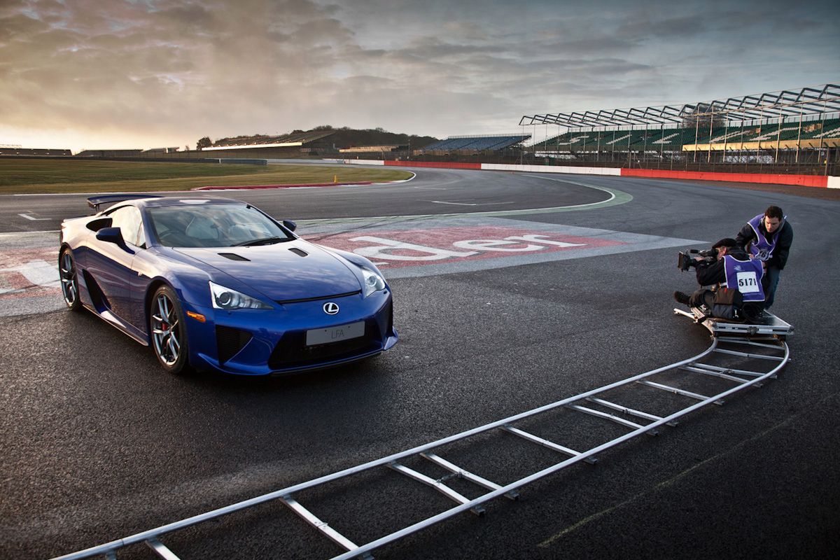 Lexus LFA w Silverstone - konkurs Facebook