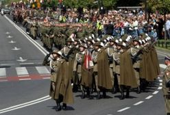 Półtora tysiąca żołnierzy przeszło w defiladzie ulicami Warszawy