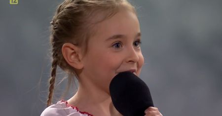 W schronie zaśpiewała "Mam tę moc". Amelia wstrząsnęła publicznością na koncercie TVN