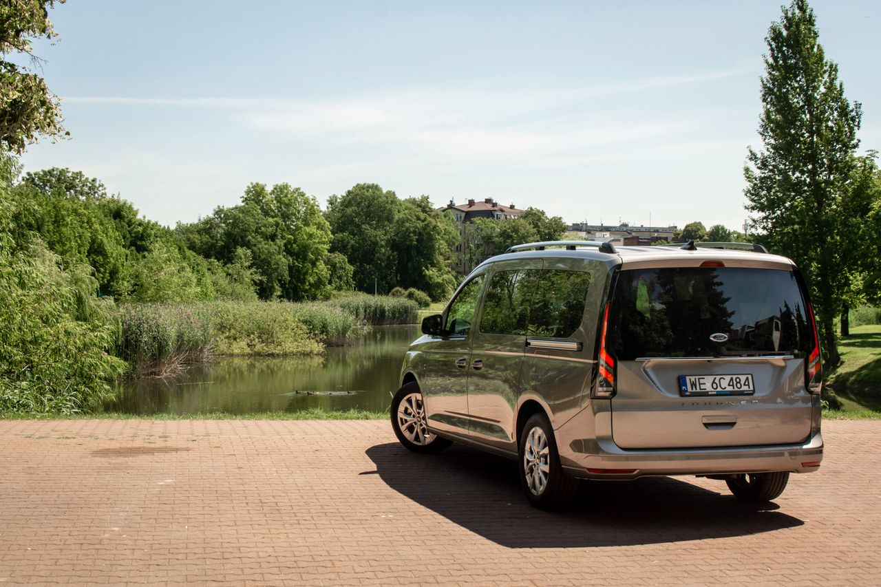 Ford Grand Tourneo Connect (2022)