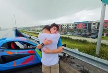 Youtuber Jack Doherty nie przeczytał umowy. 
