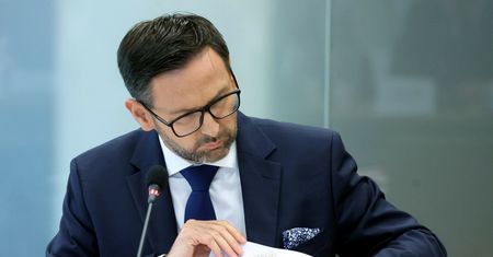 Daniel Obajtek przed komisją śledczą. Zajrzeli do jego notatek. I jest zaskoczenie