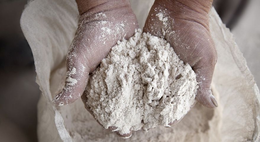 GIS wycofuje mąkę migdałową ze sklepów. Przyczyną toksyny